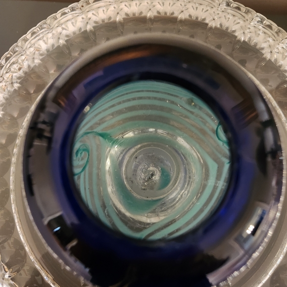 Vintage 1972 Signed Studio Art Glass Vase Handblown Blue Green Swirl MCM 5" - Picture 5 of 9